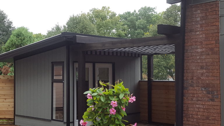 Poolhouse with Shade Canopy